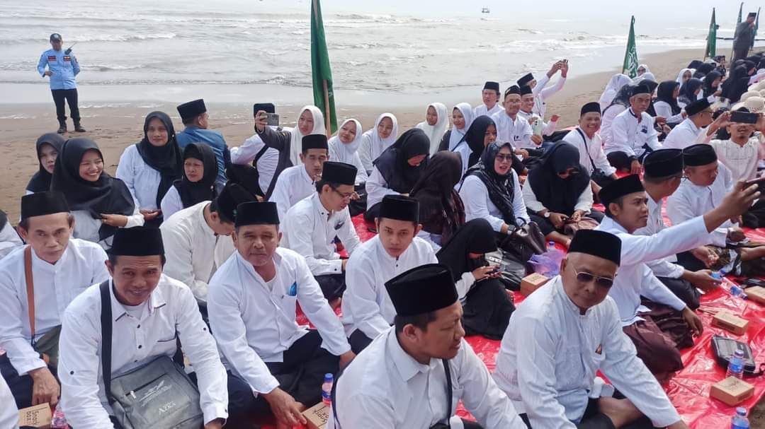 Harlah Ke 101 NU, PCNU Kabupaten Pekalongan Gelar Apel Akbar 1000 Kader NU di Pantai Wonokerto