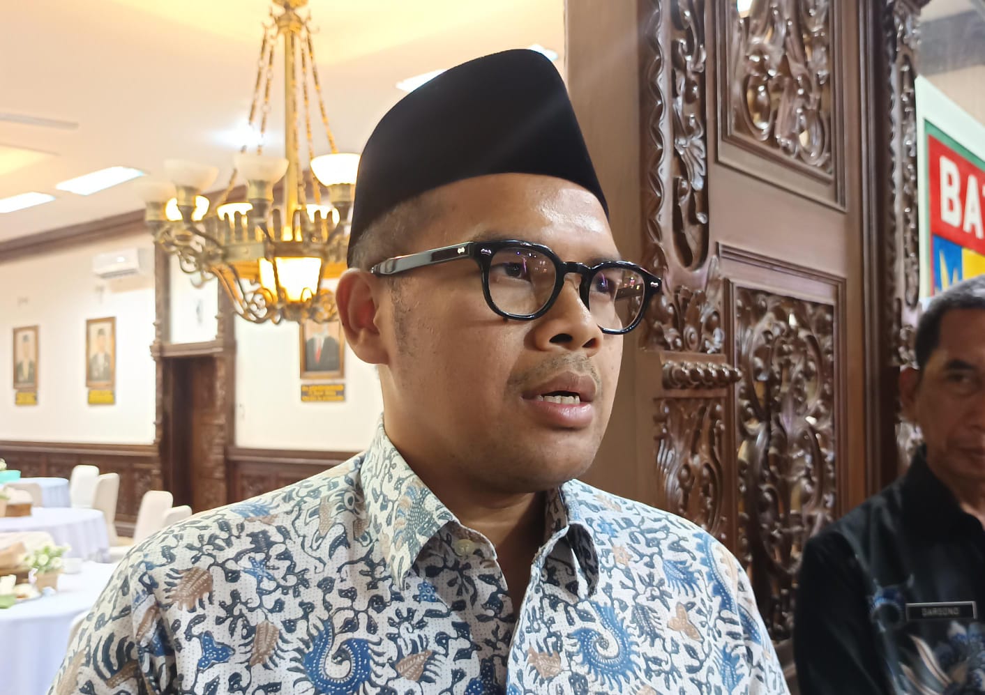 Kurangi Sampah Plastik, Bupati Batang Dorong OPD Gunakan Dispenser Air Minum