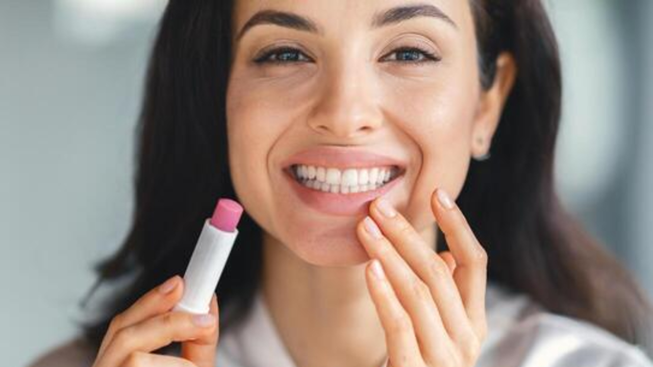 4 Produk Lipstik yang Aman untuk Ibu Hamil dan Menyusui, Ini Daftarnya!