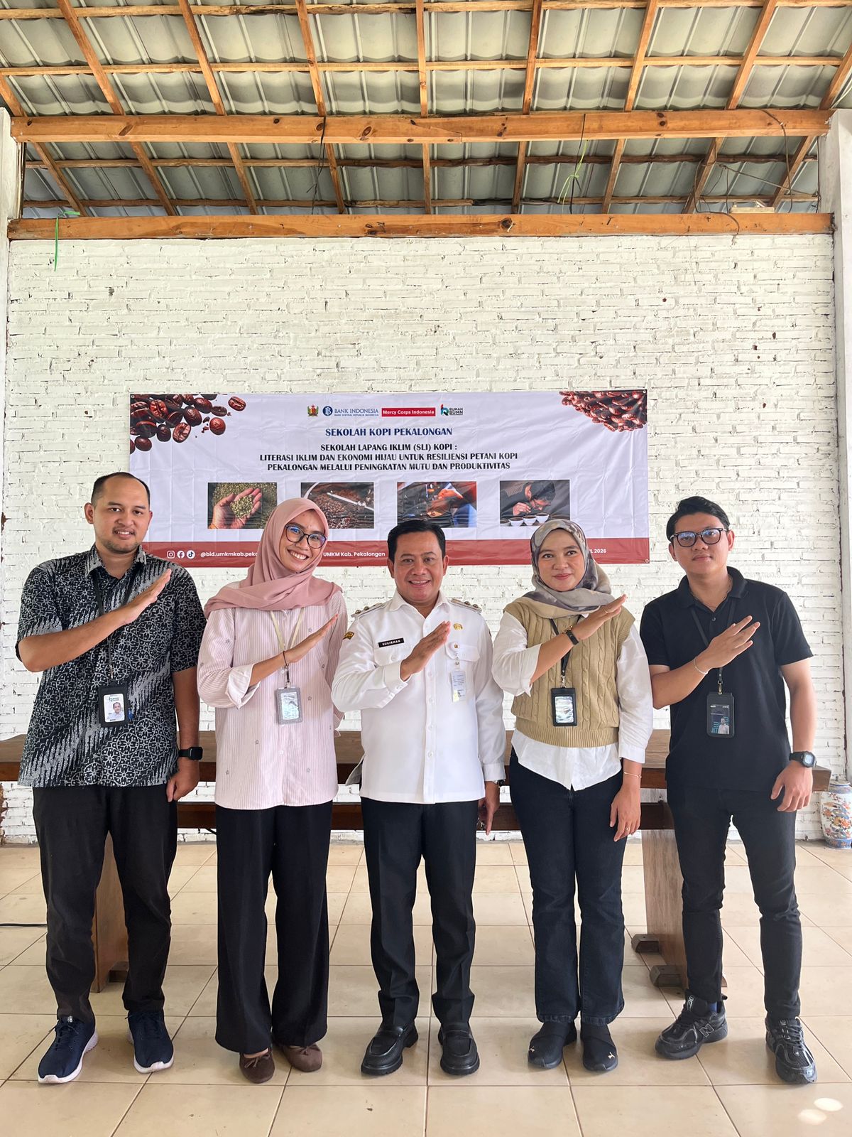 Kolaborasi Resmikan Sekolah Kopi Pekalongan, Perkuat Petani Hadapi Iklim