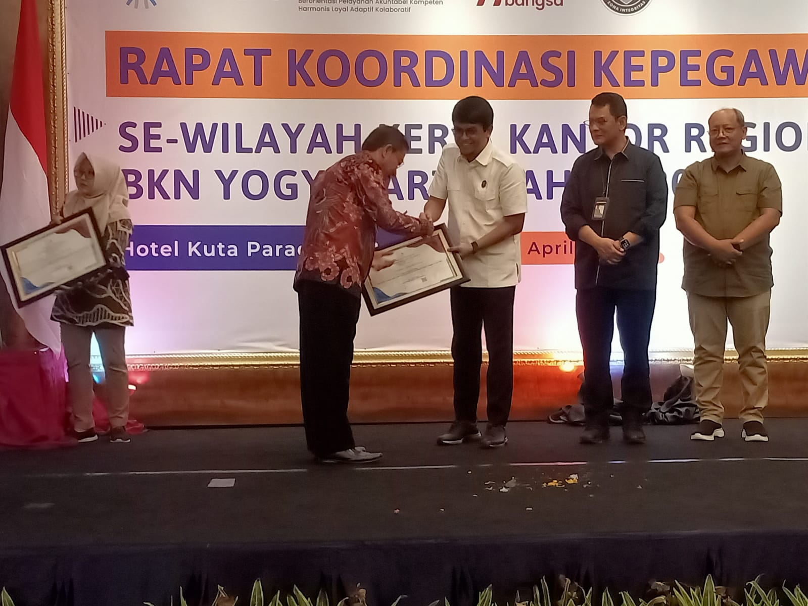 Profesionalisme ASN Dapat Nilai Tinggi, Kabupaten Batang Dapat Penghargaan dari BKN Regional I 