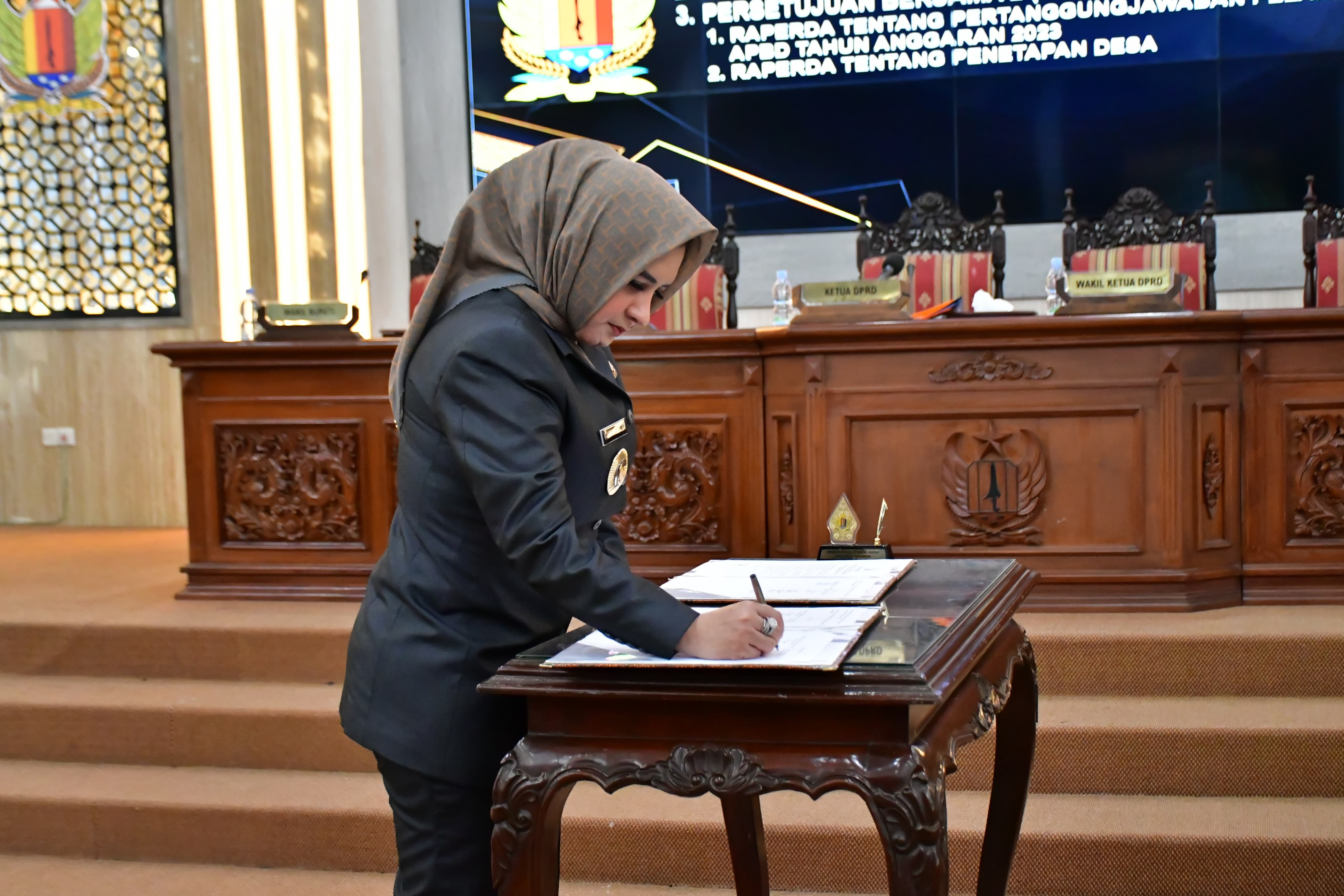 Bupati Fadia Arafiq Tanda Tangani Pakta Integritas Kepala Daerah Terkait KUA PPAS APBD Tahun Anggaran 2025