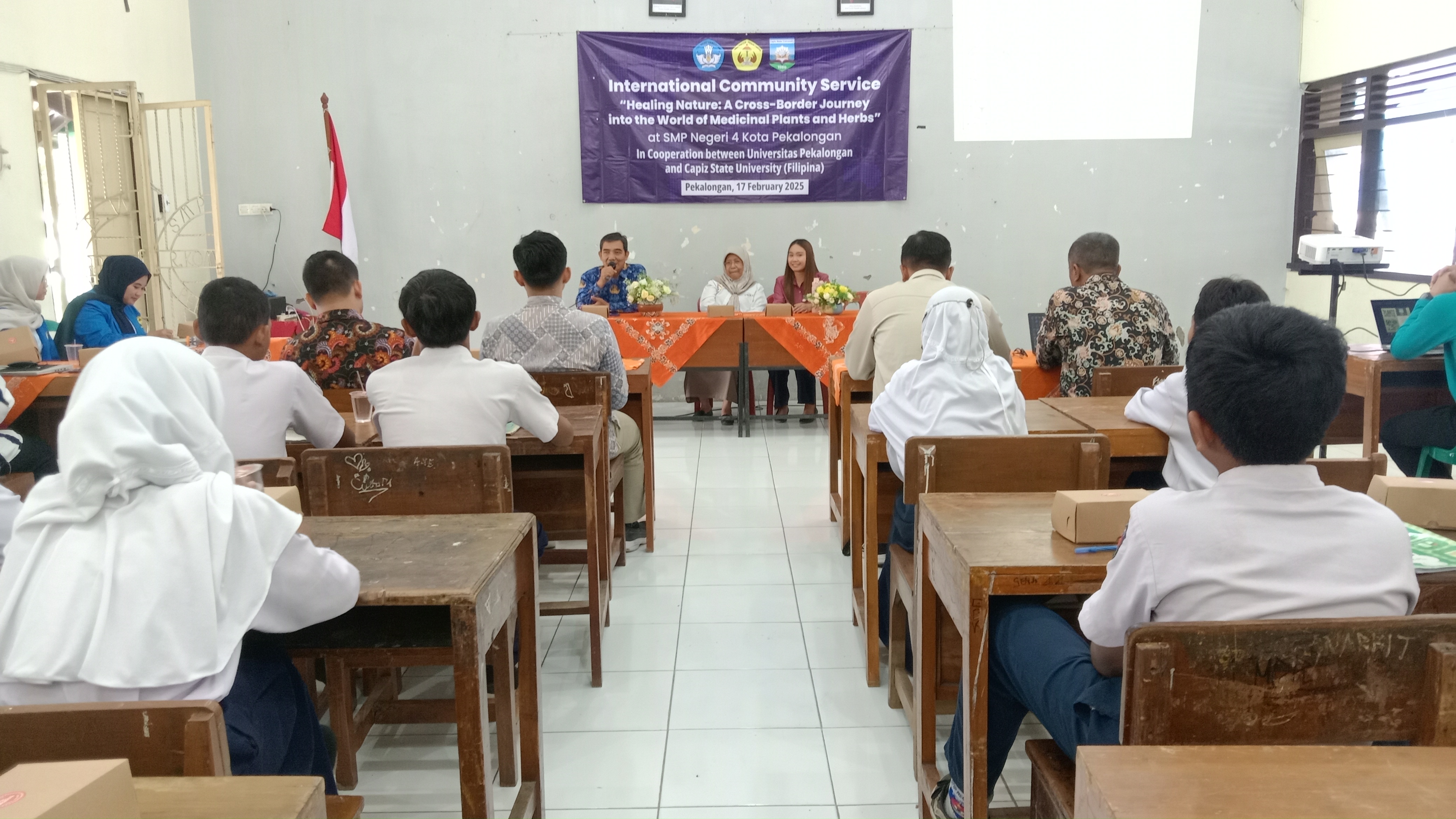 Internasional Community Service, Unikal Terjunkan Mahasiswa Filipina di SMPN 4 Pekalongan 