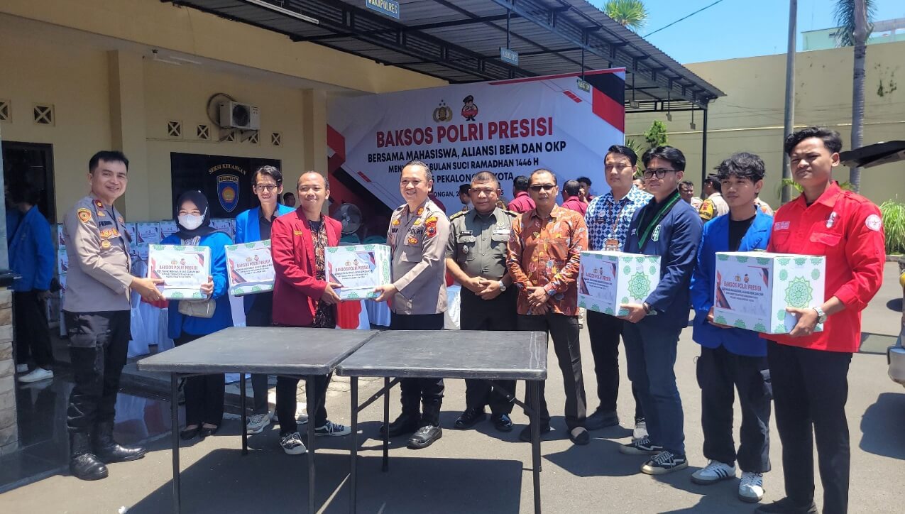Polres Pekalongan Kota dan Mahasiswa Gelar Baksos Polri Presisi Sambut Ramadan 1446 H