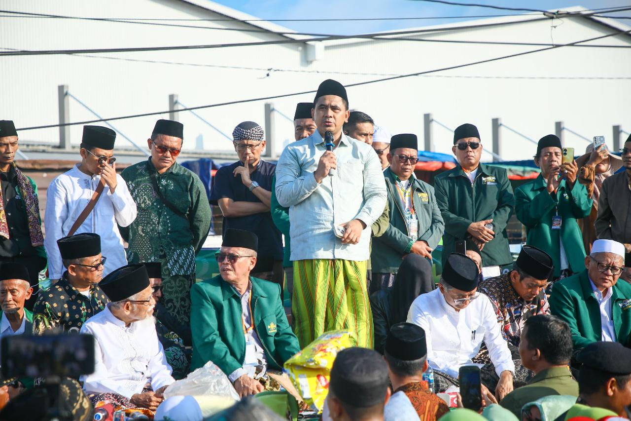 Istighosah Bersama Warga, Taj Yasin Ungkap Akan Ada Penambahan Pembangunan Giant Sea Wall Sepanjang 20 KM