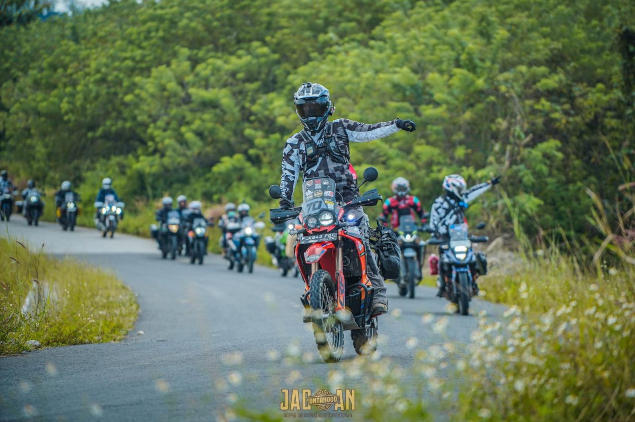 Gelar Touring Bersama, Honda Big Bike Jateng Kenalkan Jajaran Motor Adventure Honda 