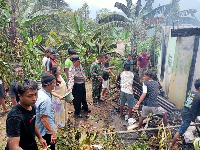 Diduga Konsleting Listrik, Rumah Warga Terbakar