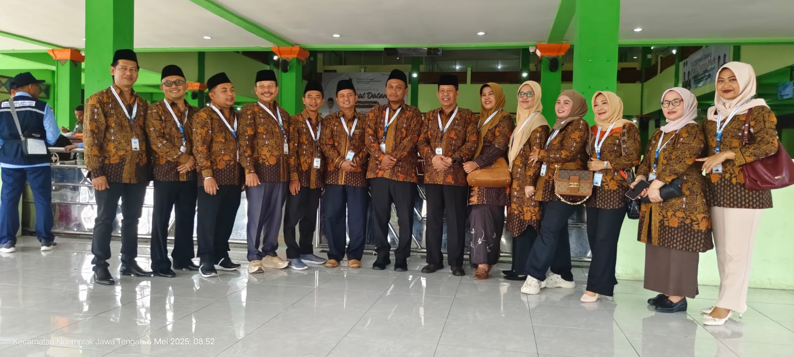 Pimpinan dan Komisi D DPRD Kabupaten Pekalongan Sambut Calon Jamaah Haji di Donohudan