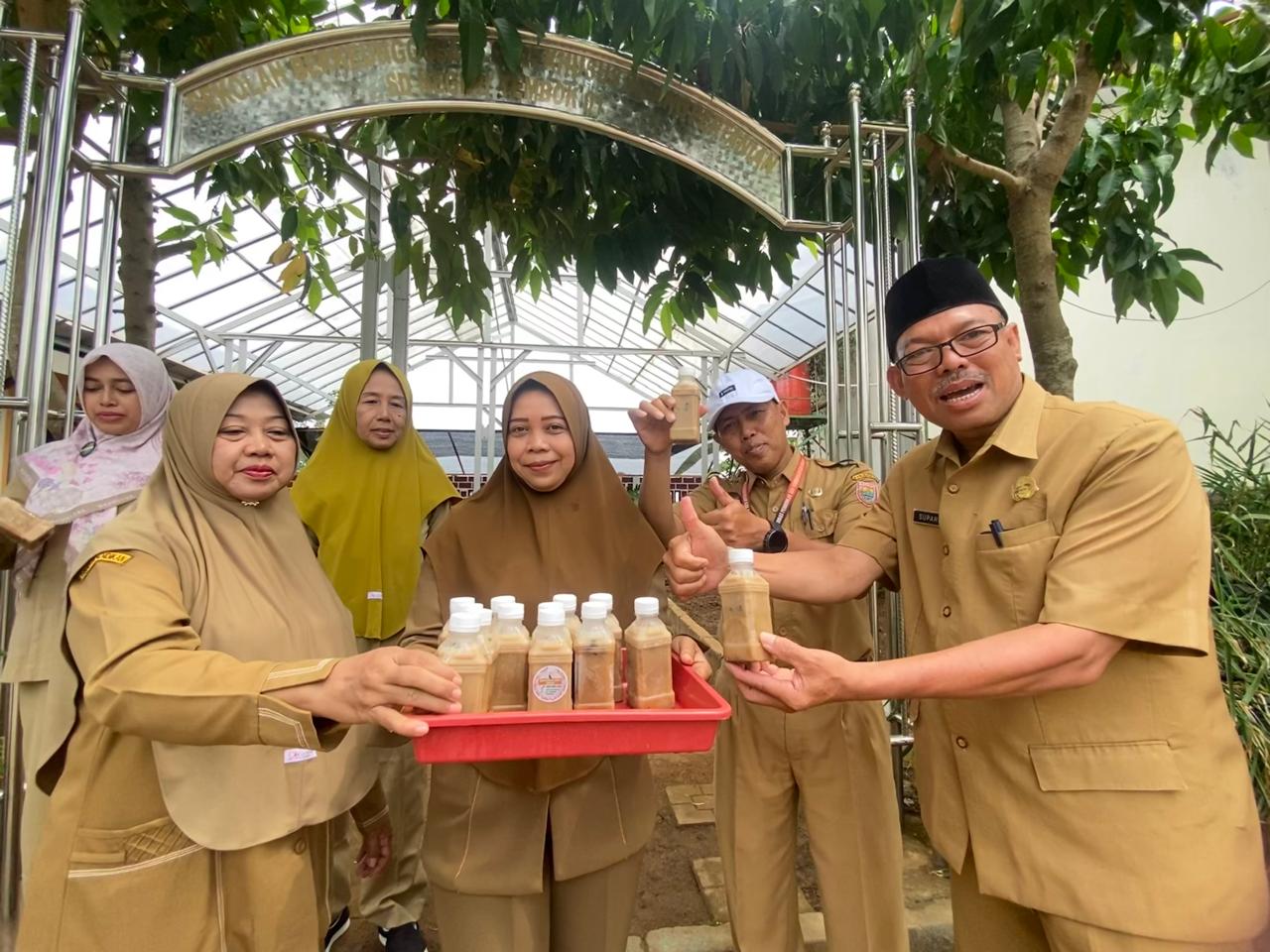 Manfaatkan Pekarangan Sekolah, SDN Tembok 01 Limpung Mampu Hasilkan Produk Olahan Jahe Kekinian