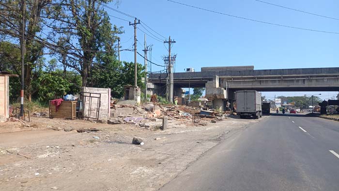 Pasca Penertiban, Pemanfaatan Lahan Bekas Warung di Tepi Jalur Pantura Belum Jelas 