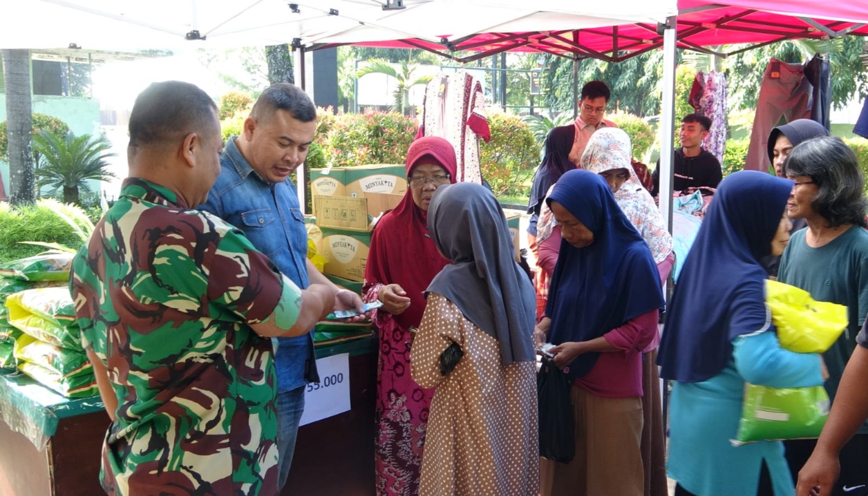Bazar Ramadan Kodim Pekalongan Diserbu Warga, Sembako Dijual Harga Dasar