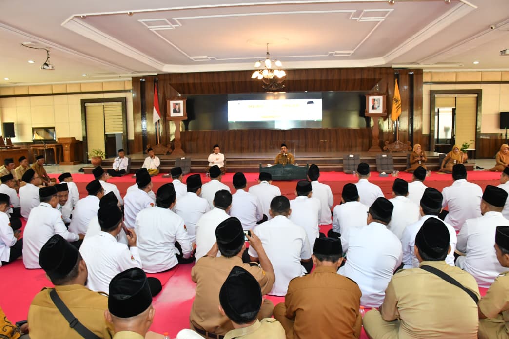Pemkab Pekalongan Selenggarakan Ngaji Bandongan Peringati Hari Santri Nasional 2025