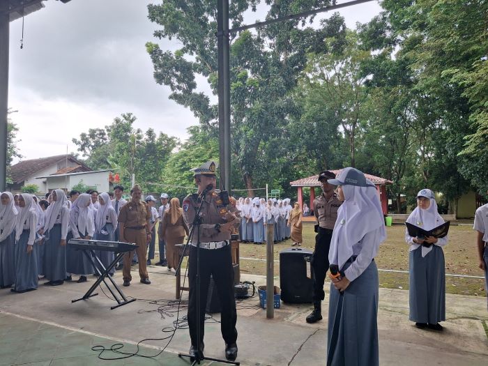 Police Goes to School di SMAN 1 Kajen Pekalongan