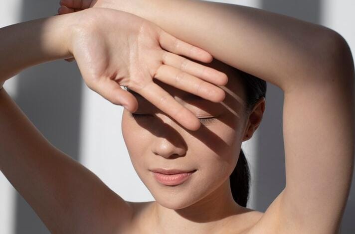 4 Sunscreen yang Memutihkan Sekaligus Menghilangkan Flek Hitam, Bikin Kulit Glowing dan Awet Muda