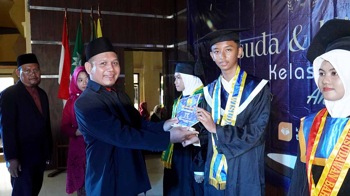 SMP Muhammadiyah Pekajangan Kabupaten Pekalongan Mewisuda 133 Siswa Kelas Peminatan