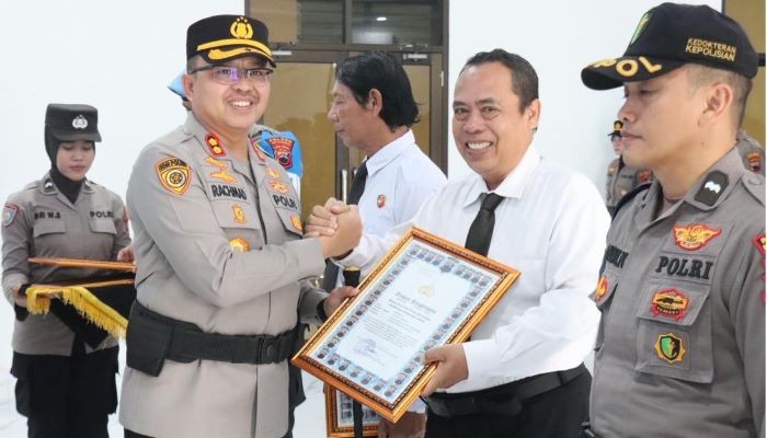 Anggota Polres Pekalongan 'Tanpa Cacat' Dapat Penghargaan