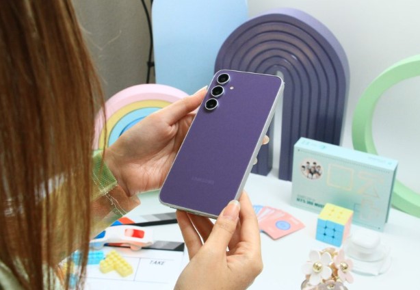 Desain Samsung Galaxy S23 FE Hadir dengan Warna Eye Catching dan Body Alumunium, Beneran Secakep Itu?