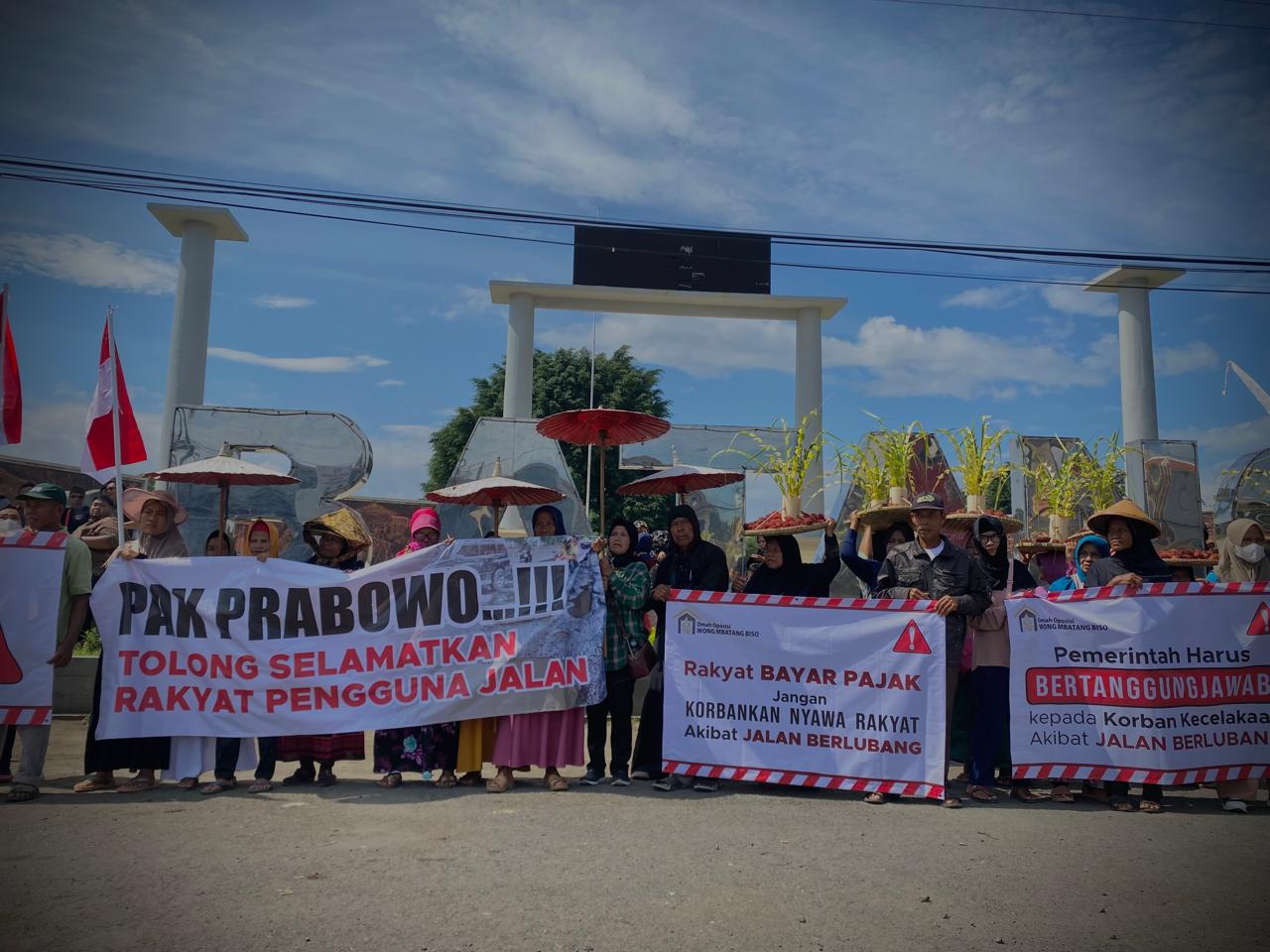 Pantura Batang Jadi 'Jeglongan Sewu', Masyarakat Minta Tanggung Jawab Pemerintah