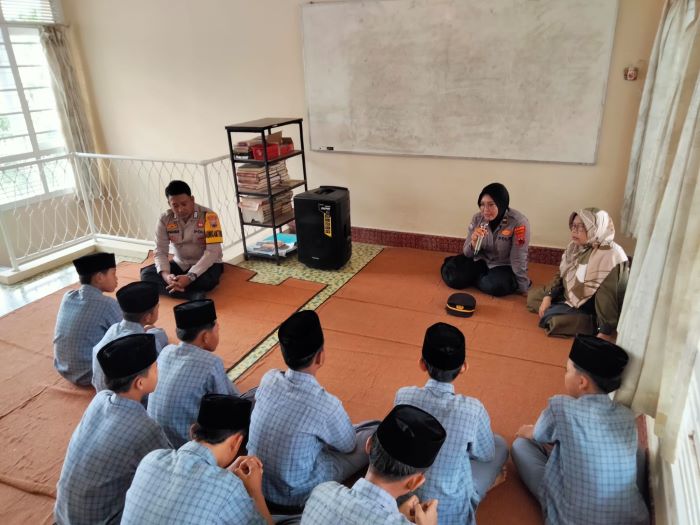 Polsek Kedungwuni Sosialisasi Pencegahan Kenakalan Remaja di Panti Asuhan