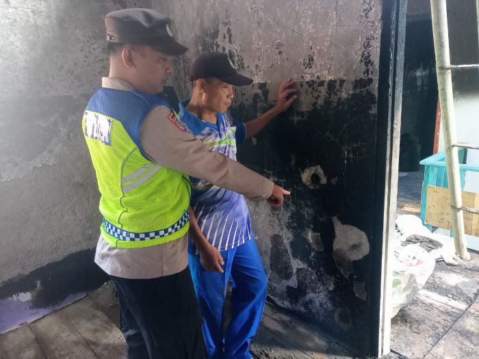 Terminal Kontak Bertumpuk Picu Kebakaran Rumah di Lebakbarang