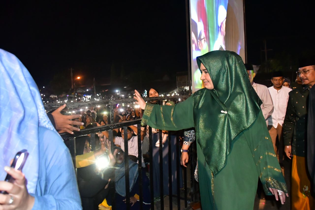 Bupati Fadia Arafiq Hadiri Resepsi Malam Puncak Peringatan Hari Santri 2023 di Kabupaten Pekalongan