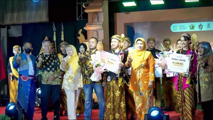 Anjung dan Dian Juara 1 Duta GenRe Kabupaten Pekalongan 2024, Argo:Duta GenRe Harus Bermanfaat Bagi Masyarakat