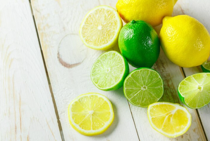 Diet dengan Lemon atau Jeruk Nipis, Mana yang Lebih Bagus dan Efektif untuk Dikonsumsi?