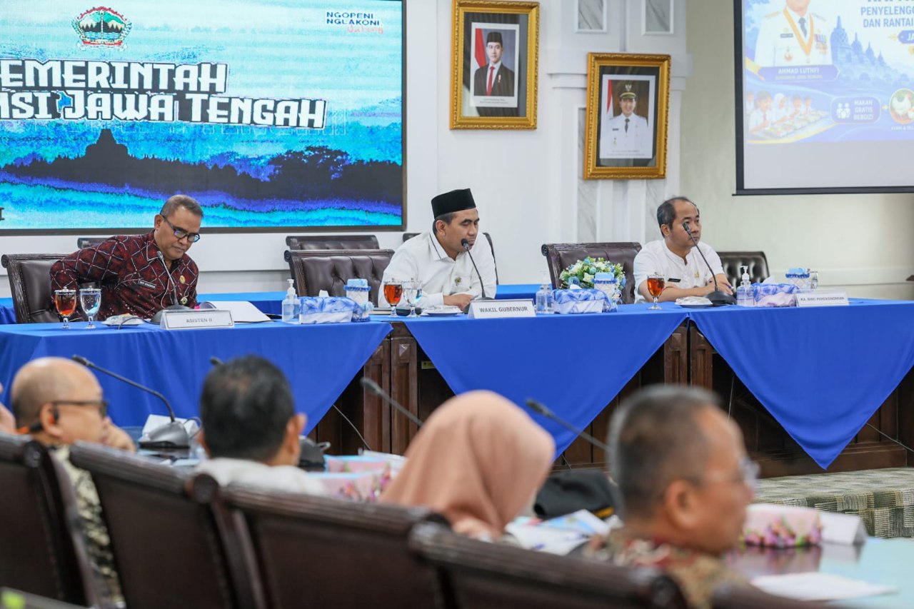 Wagub Jateng Minta SPPG Prioritaskan Telur Peternak Lokal untuk Program MBG