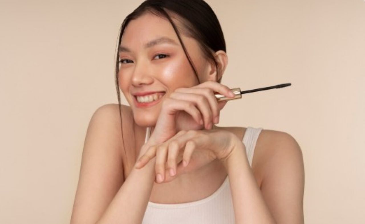 4 Jenis Makeup yang Tidak Boleh Terlewatkan untuk Pemula, Biar Tidak Cakey Atau Menggumpal