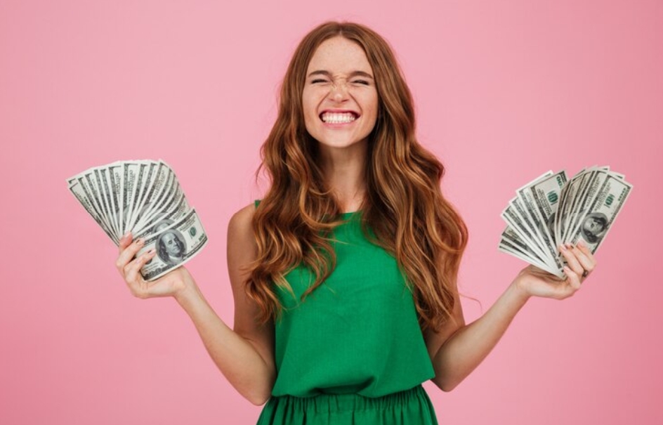 Naik Drastis Berikut 5 Weton yang Akan Menjadi Orang Kaya Baru di Tahun 2025, Nomor 4 Bikin Shock