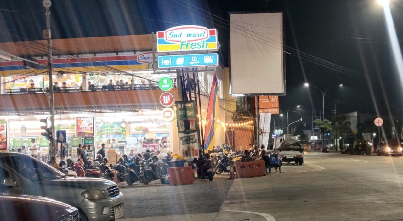 DPRD Minta Pemkab Batang Tertibkan Trotoar yang Dijadikan Parkir Minimarket