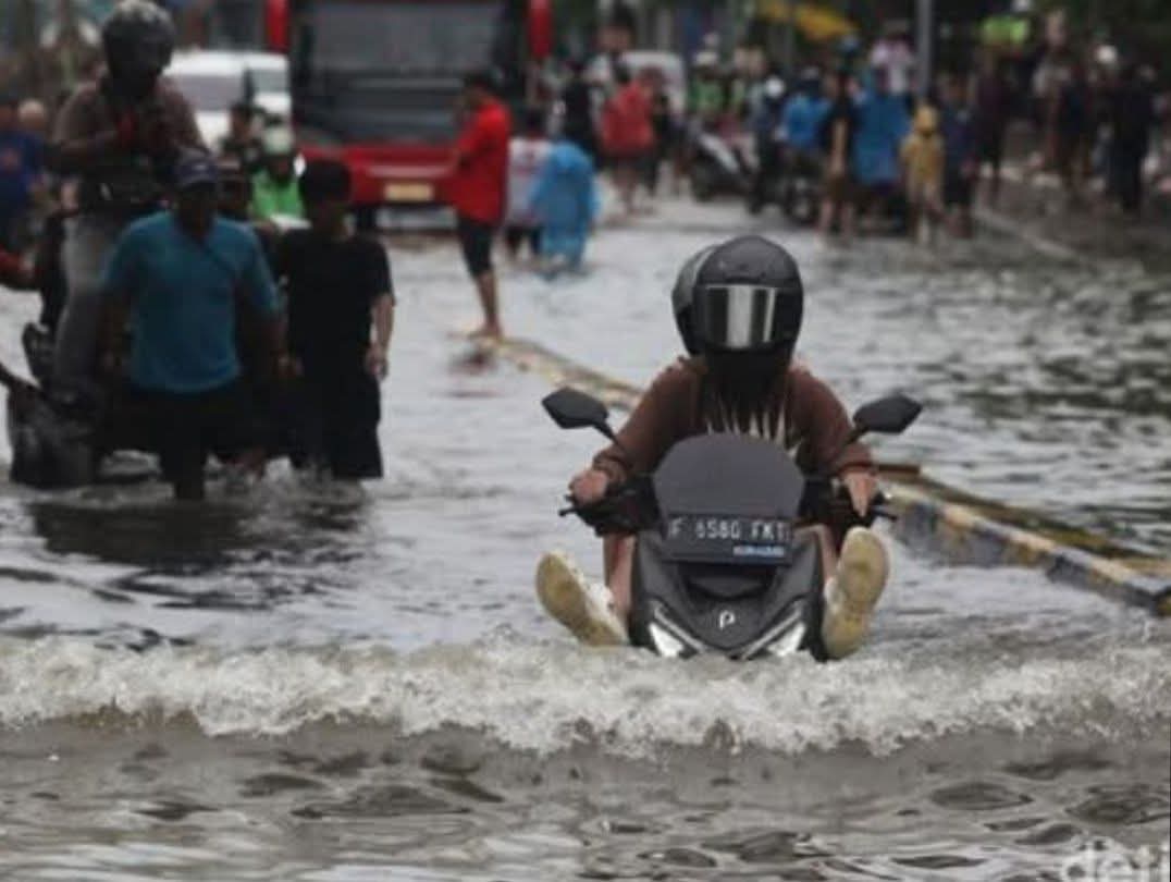 Motor Listrik Dinilai Lebih Unggul Hadapi Banjir, Pengguna Tetap Diminta Perhatikan Batas Aman