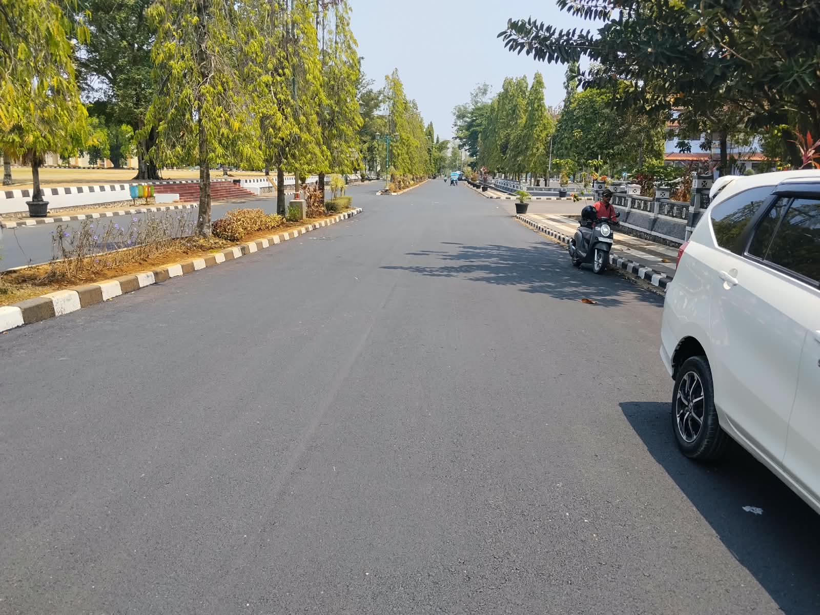 Pengaspalan Alun-alun Utara Kajen, Warga Minta Jalan Rusak Jadi Prioritas