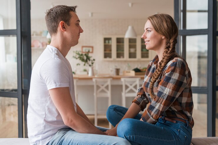 5 Tanda Komunikasi dengan Pasangan Perlu Diperbaiki, Daftar Kebiasaan yang Tidak Bisa Ditoleransi!