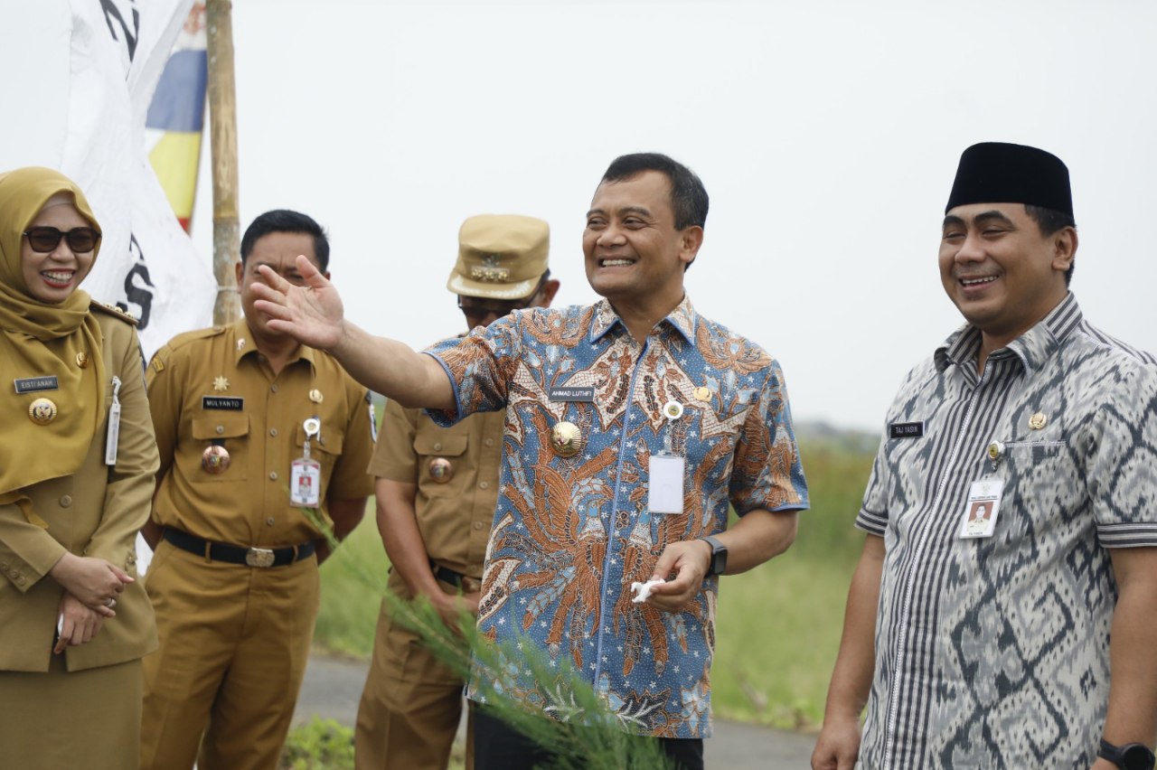 Melongok Pencapaian Setahun Program Pesantren Obah Luthfi-Yasin