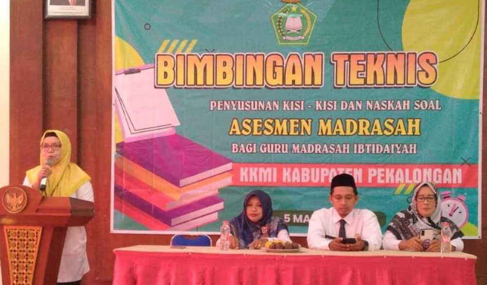 Guru Kelas VI MI se Kabupaten Pekalongan Ikuti Bimtek Penyusunan Instrumen Asesmen Madrasah