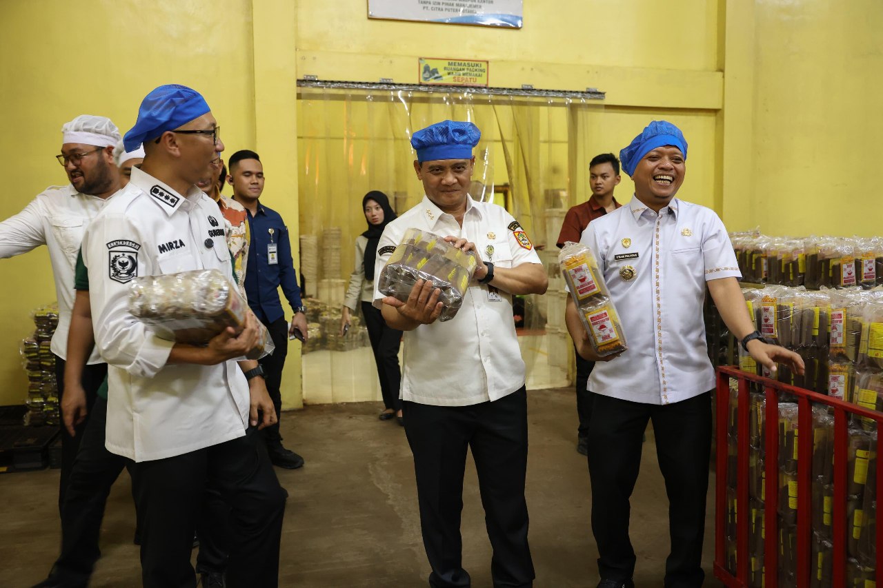 Kisah Sukses Anak Transmigran Asal Jawa Tengah yang Jadi Kepala Daerah