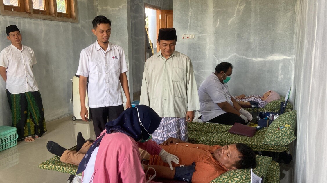 Majelis Taklim dan Ponpes Al Maliki Pekalongan Gelar Donor Darah dan Pengobatan Gratis untuk Masyarakat