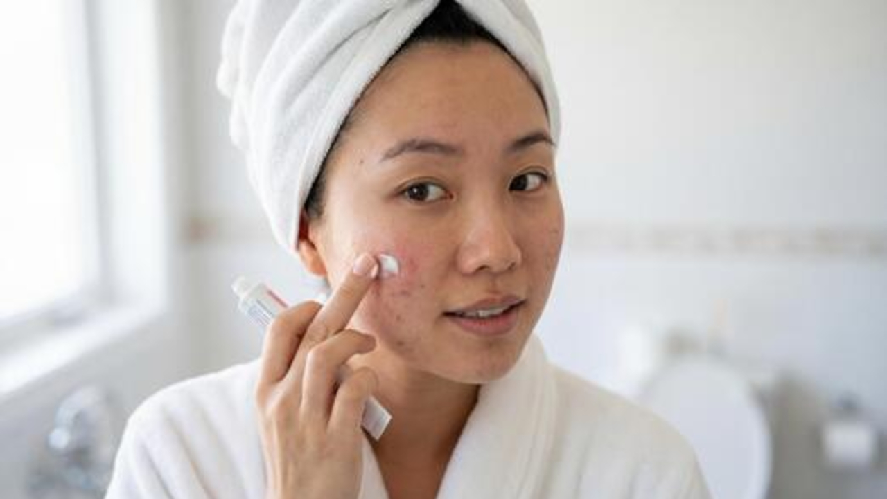 Top 4 Tinted Sunscreen Terbaik untuk Kulit Berminyak dan Berjerawat