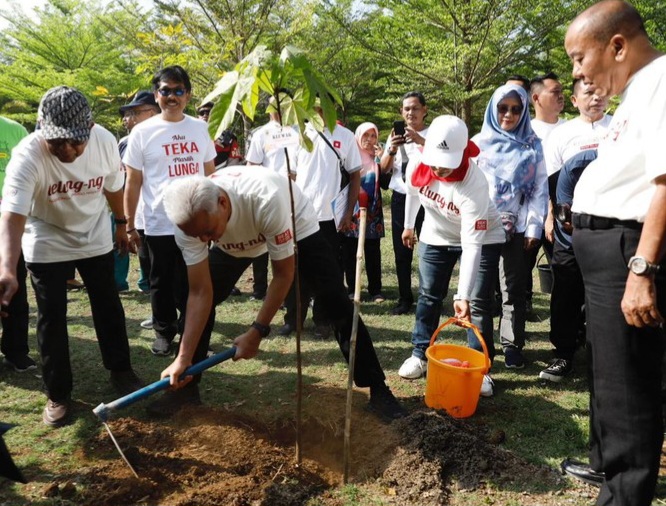 Ganjar Ajak Masyarakat Lebih Peduli dan Kenalkan Ekonomi Sirkular pada Peringati Hari Lingkungan Hidup Sedunia