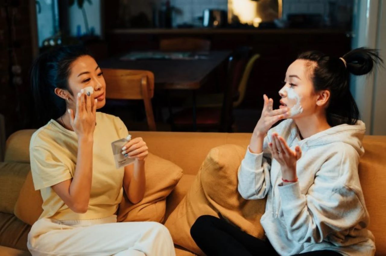 Mau Awet Muda? 4 Skincare untuk Mengatasi Tanda Penuaan yang Mulai Muncul