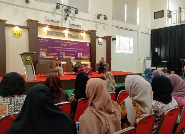 FIK Unikal Gelar Seminar Nasional Transformasi Kesehatan Sebagai Upaya Pemerataan Akses Layanan Kesehatan 