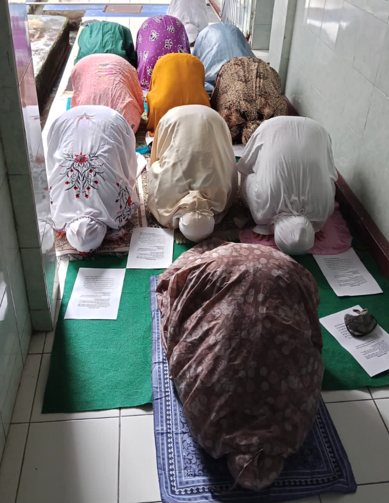 Tradisi Rebo Pungkasan, 13 WBP Perempuan Rutan Pekalongan Gelar Doa Bersama dan Salat Sunah