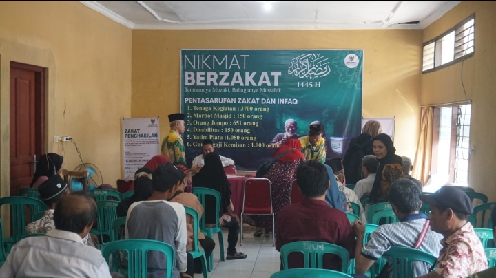 Jelang Lebaran 2024, Baznas Kota Pekalongan Salurkan Santunan Zakat untuk 150 Disabilitas