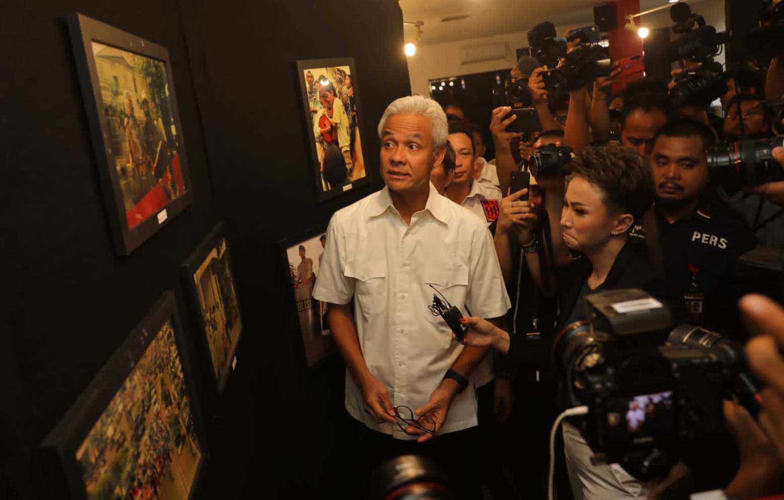 Pameran Foto Reformasi, Ganjar Kenang Selamatkan Wartawan Inggis Tertembak di Trisakti