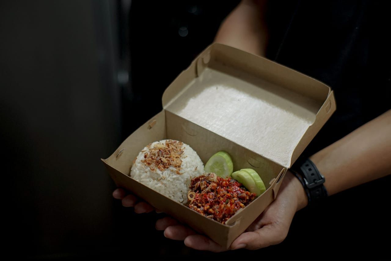 Kuliner Hidden Gem di Pekalongan, Kedai Ayam Goreng Moncer Empuk Bikin Nagih