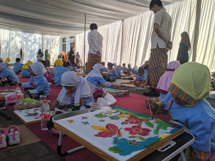 Tumbuhkan Minat Anak pada Batik, Museum Batik Pekalongan Gelar Lomba Nyolet 