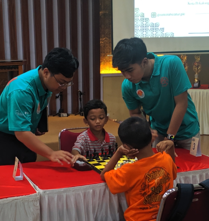 Siap Cetak Atlet Catur Berprestasi, Sekolah Catur Hadir di Pekalongan