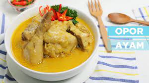 Ide Masakan Sehari-hari! Cobain Resep Opor Ayam Ala Rumahan yang Gurih Kuahnya dan Gampang Dibuat