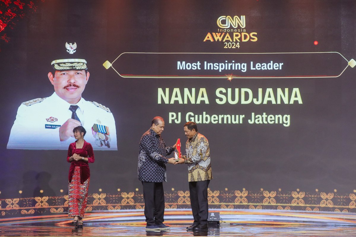 Catatkan Kinerja Positif, Nana Sudjana Raih Penghargaan  Most Inspiring Leader